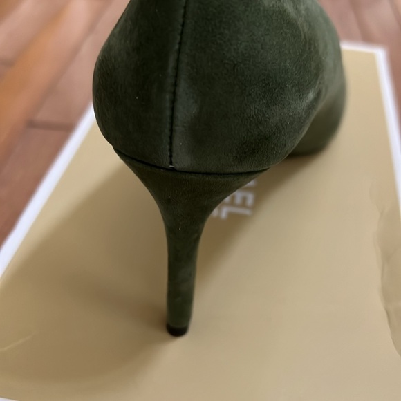 Michael kors Women's Alina Flex Pumps shoes - Picture 5 of 8